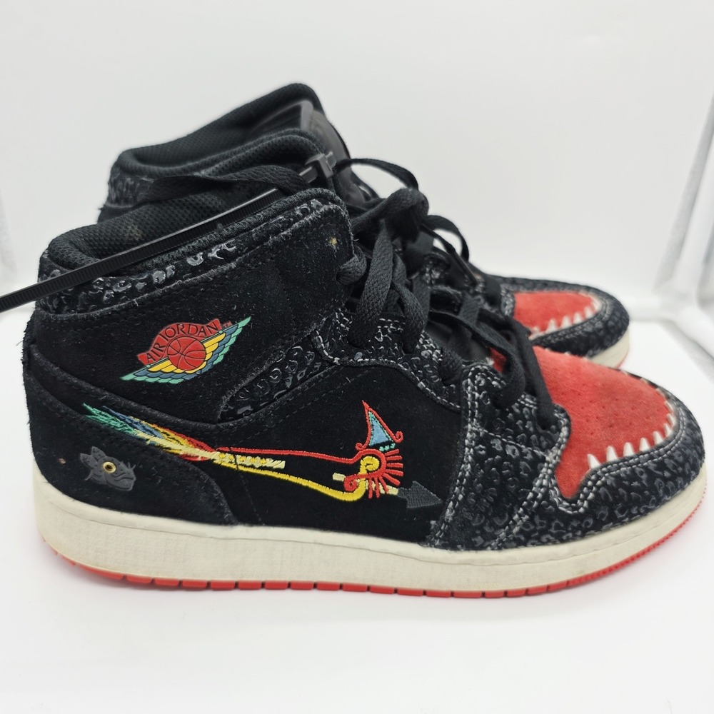 Air Jordan 1 Mid SE GS Siempre Familia DN5121-001 Size 6.5Youth